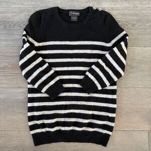 Crewneck black and gray 3/4 sleeve double ply cashmere sweater